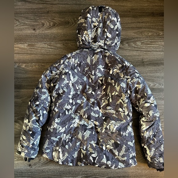 Peak Performance Winter Jacket - Size L - Picture 8 of 8